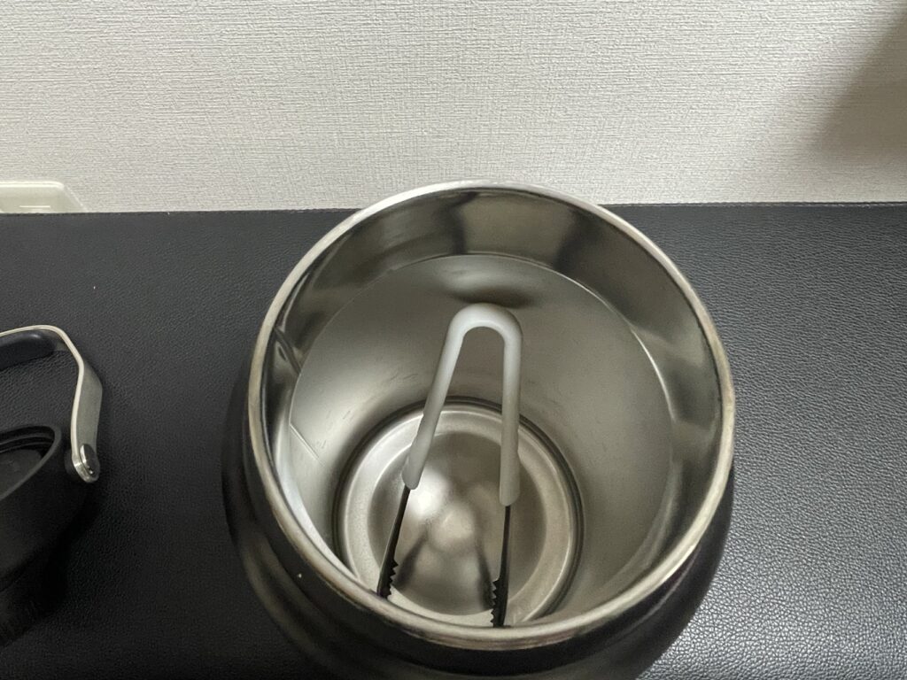 トングも入る