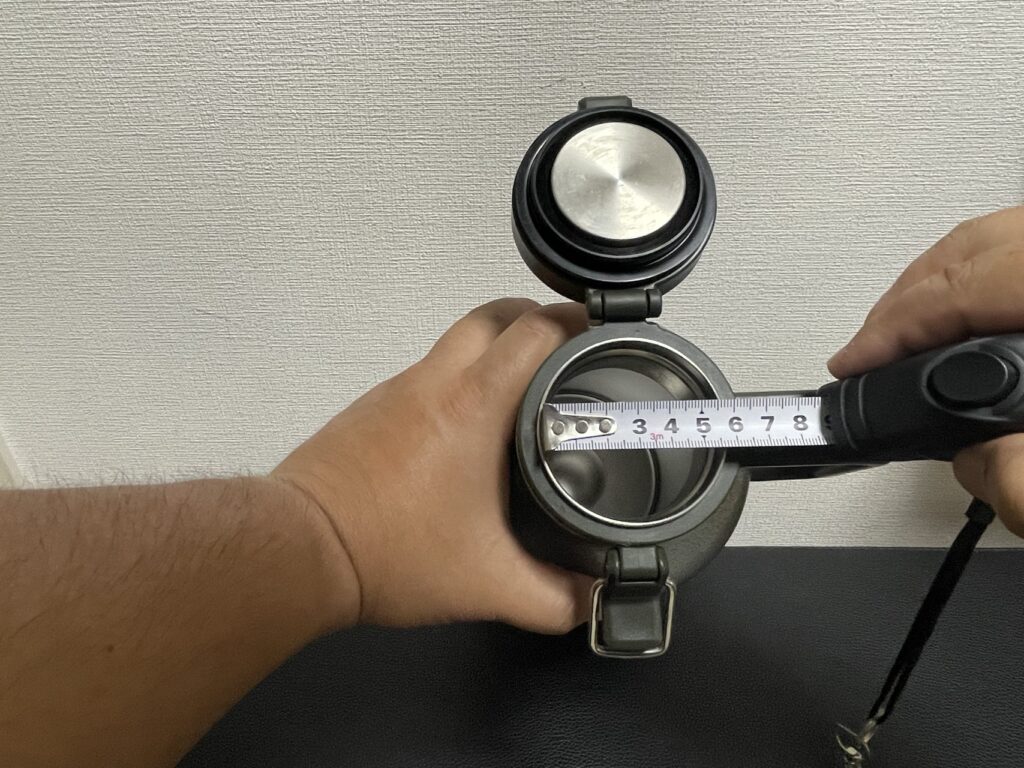 注ぎ口径